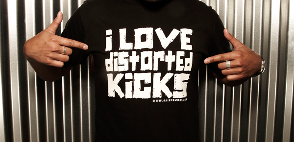 shirt-distortedkicks01